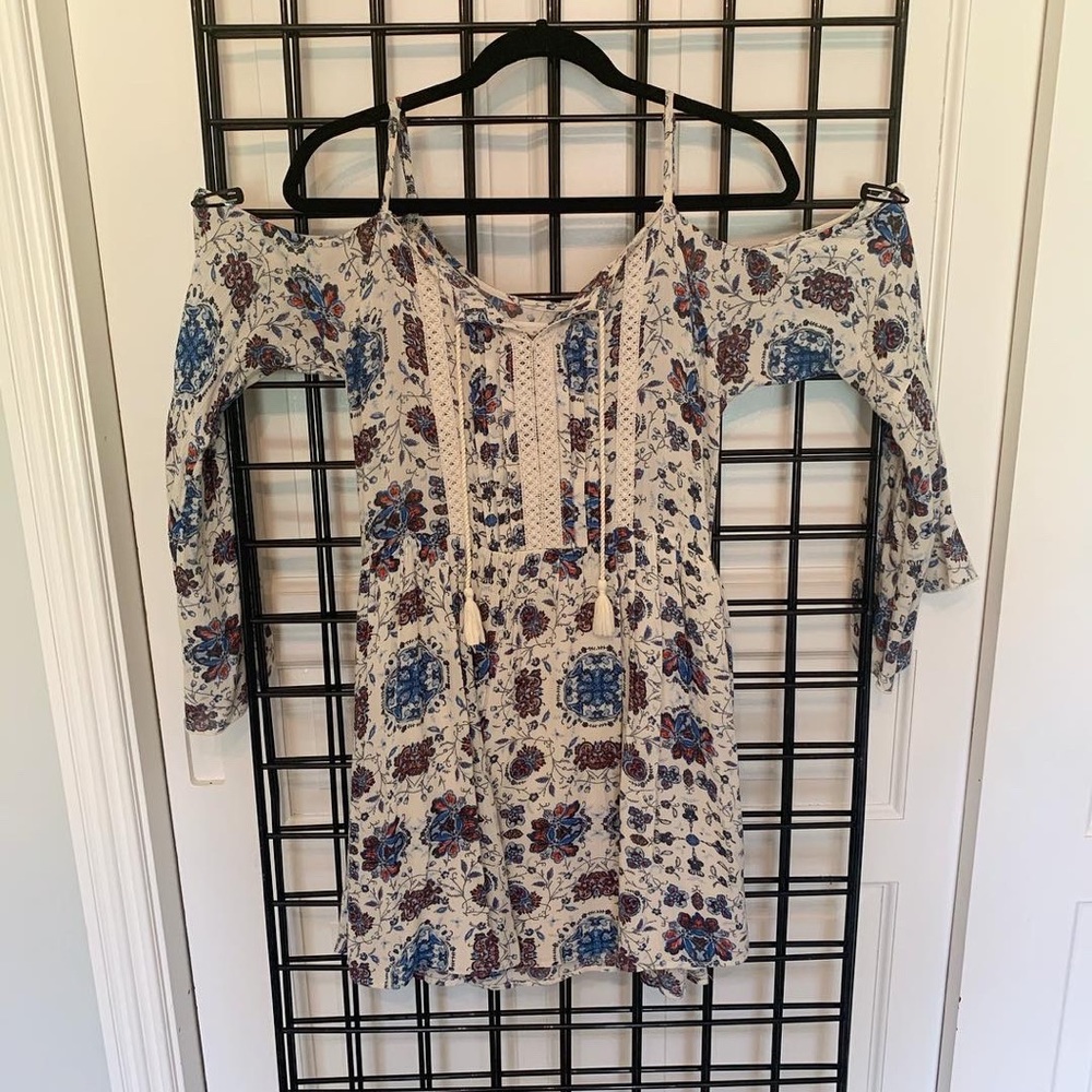 Abercrombie & Fitch cold shoulder mini dress
